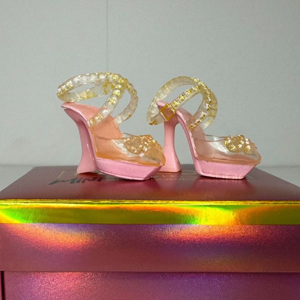 BELLA HARPER BOW HEELS - RAINBOW HIGH DOLL SHOES - NEW